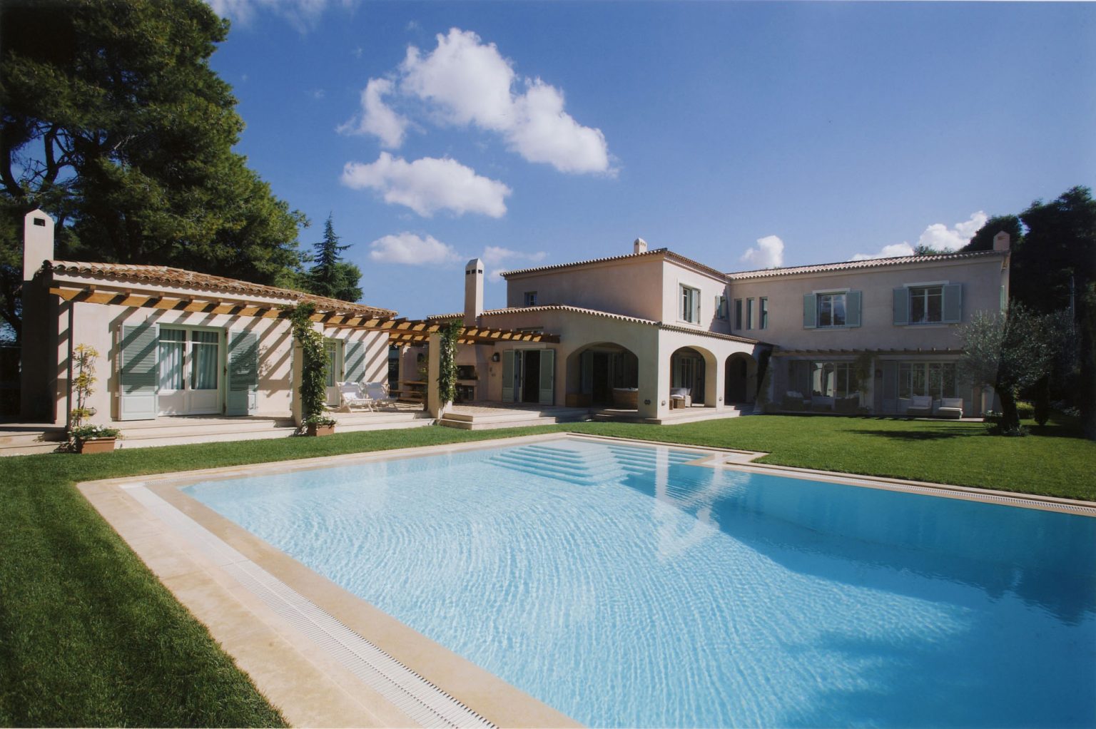 CV House Moustroufis Architects